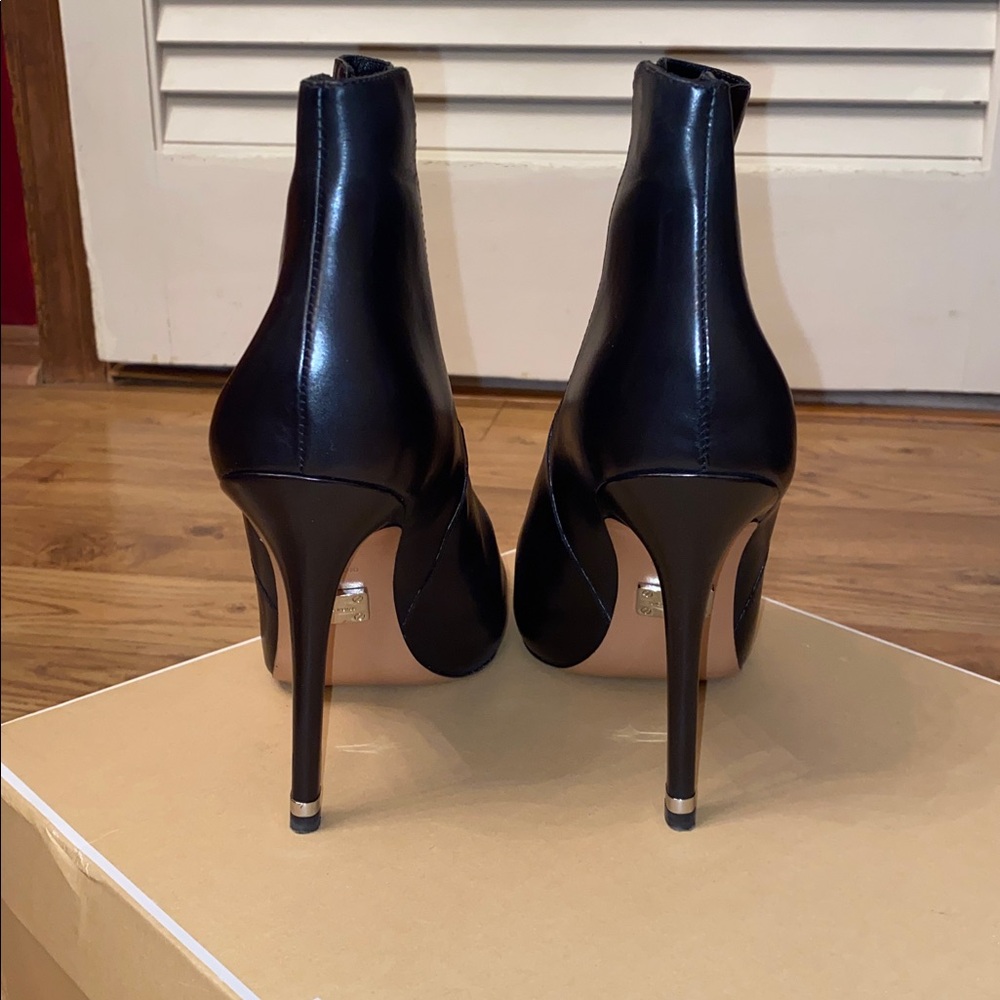 Michael Kors Andie Boots - Picture 4 of 12